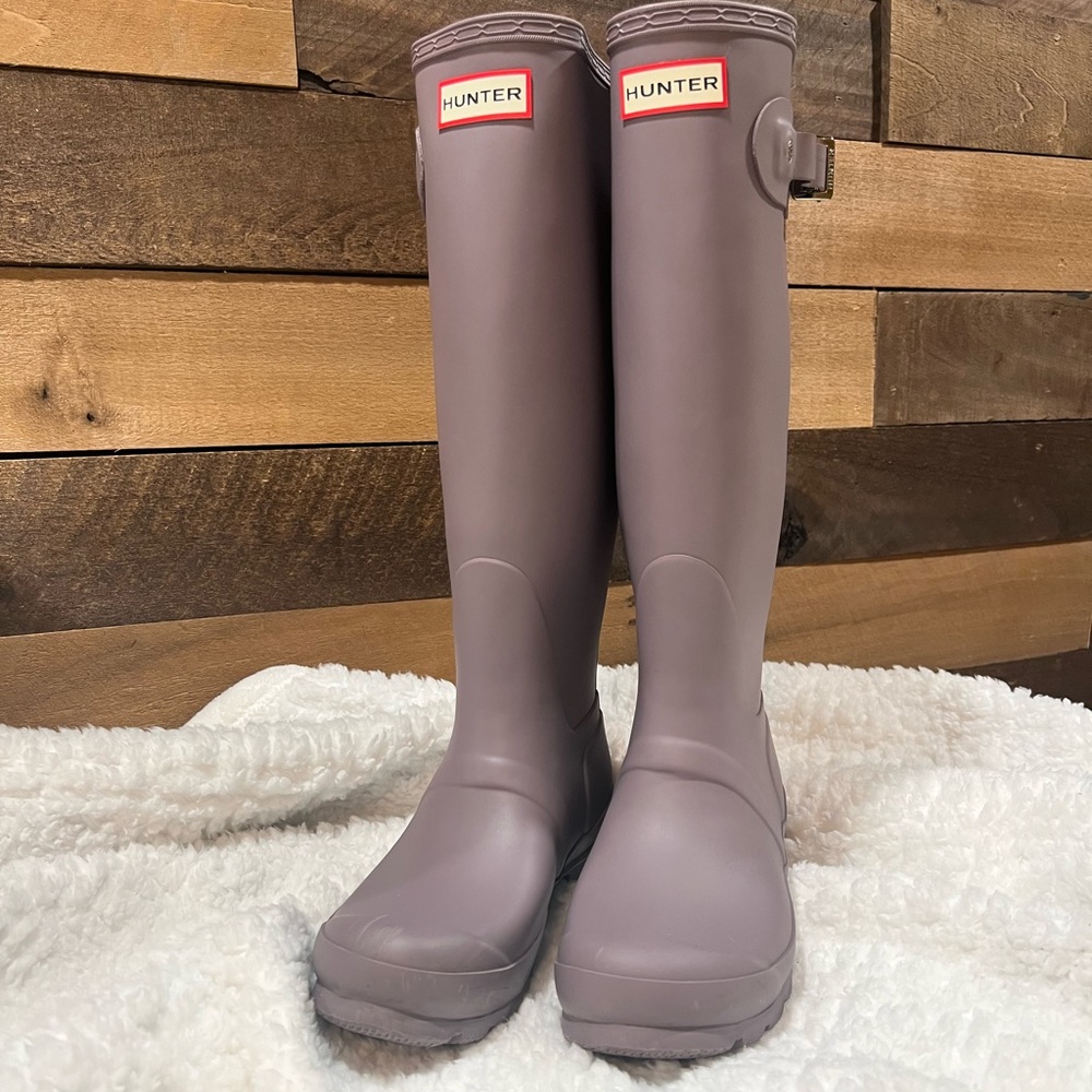 Knee high Hunter Boots.  Size 7.5 women!